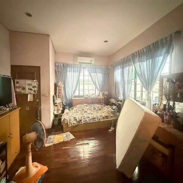 บ้านเดี่ยว 1 ชั้น 77 ตร.ว. หมู่บ้านตะวันรุ่ง ซอยลาดพร้าว64 (แยก4), กรุงเทพ, ถนนลาดพร้าว, วังทองหลาง, วังทองหลาง, กรุงเทพ, 200 ตร.ม., บ้านเดี่ยว ขาย, โดย คุณ วนิดา แสนทวีสุข (นิ), 500210380 - DDproperty.com