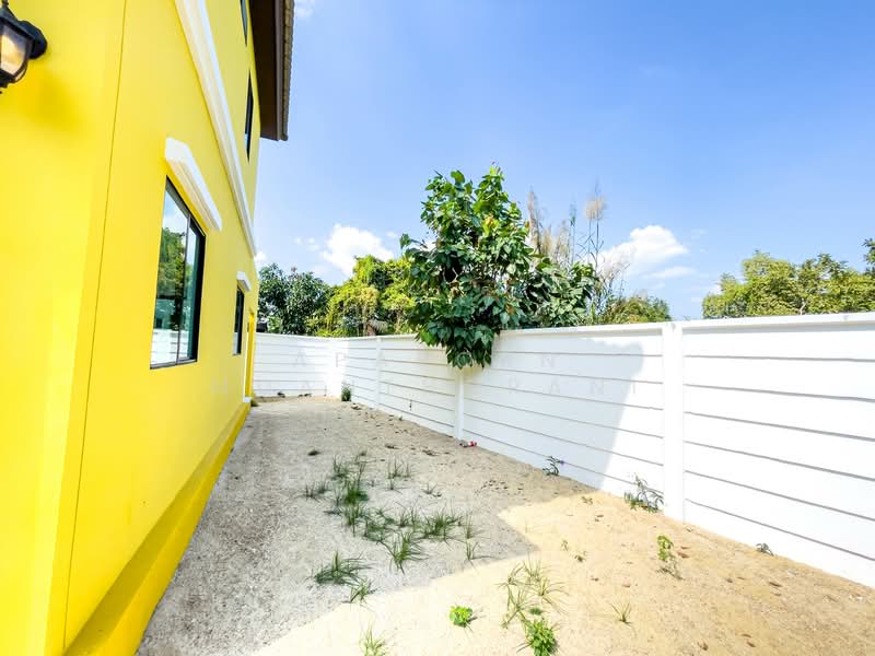 🏡✨ ขายบ้านหลังมุม พฤกษาวิลล์ 99 รีโนเวทใหม่ทั้งหลัง พื้นที่กว้าง จอดรถ 2 คัน เพียง 2.29 ล้าน!, สมุทรสาคร, อ้อมน้อย, กระทุ่มแบน, สมุทรสาคร, 115 ตร.ม., ทาวน์เฮ้าส์ ขาย, โดย Apaporn Muanthorani, 500210396 - DDproperty.com