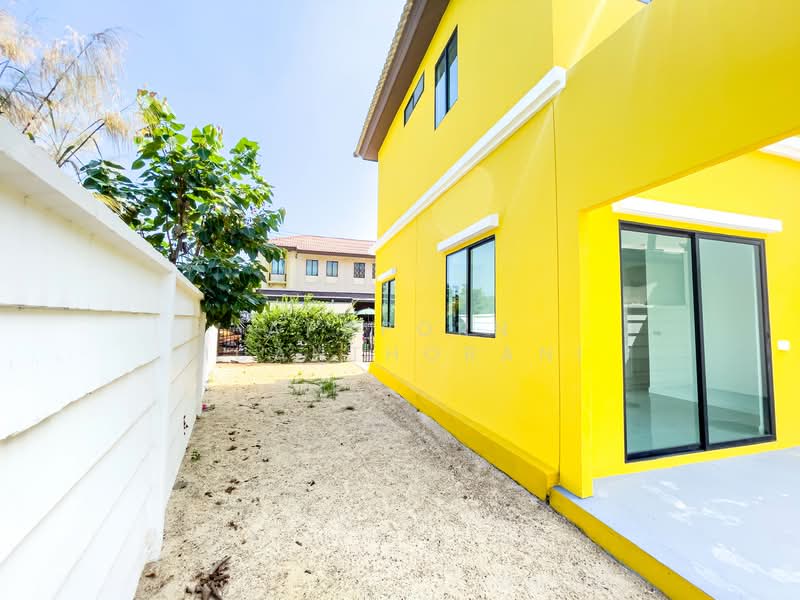 🏡✨ ขายบ้านหลังมุม พฤกษาวิลล์ 99 รีโนเวทใหม่ทั้งหลัง พื้นที่กว้าง จอดรถ 2 คัน เพียง 2.29 ล้าน!, Samut Sakhon, Om Noi, Krathum Baen, Samut Sakhon, 3 Bedrooms, 115 sqm, Townhouse For Sale, by Apaporn Muanthorani, 500210396 - DDproperty.com