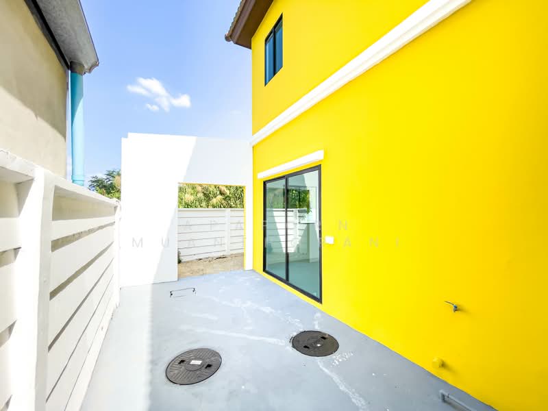 🏡✨ ขายบ้านหลังมุม พฤกษาวิลล์ 99 รีโนเวทใหม่ทั้งหลัง พื้นที่กว้าง จอดรถ 2 คัน เพียง 2.29 ล้าน!, Samut Sakhon, Om Noi, Krathum Baen, Samut Sakhon, 3 Bedrooms, 115 sqm, Townhouse For Sale, by Apaporn Muanthorani, 500210396 - DDproperty.com