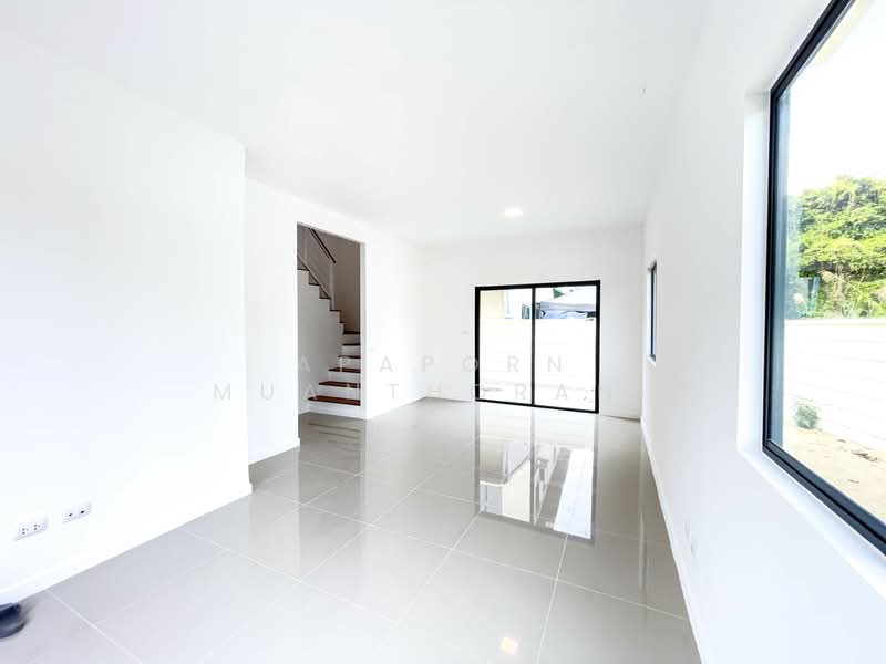 🏡✨ ขายบ้านหลังมุม พฤกษาวิลล์ 99 รีโนเวทใหม่ทั้งหลัง พื้นที่กว้าง จอดรถ 2 คัน เพียง 2.29 ล้าน!, สมุทรสาคร, อ้อมน้อย, กระทุ่มแบน, สมุทรสาคร, 115 ตร.ม., ทาวน์เฮ้าส์ ขาย, โดย Apaporn Muanthorani, 500210396 - DDproperty.com