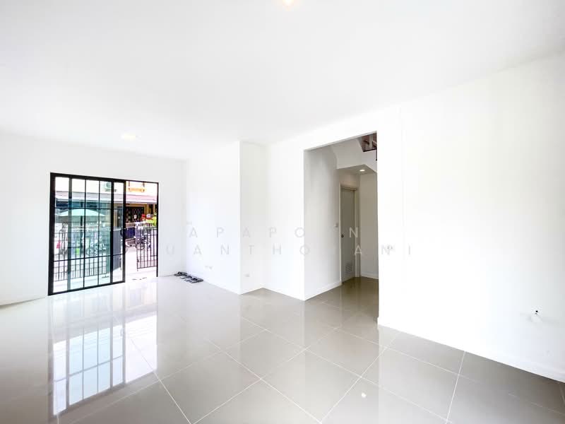 🏡✨ ขายบ้านหลังมุม พฤกษาวิลล์ 99 รีโนเวทใหม่ทั้งหลัง พื้นที่กว้าง จอดรถ 2 คัน เพียง 2.29 ล้าน!, สมุทรสาคร, อ้อมน้อย, กระทุ่มแบน, สมุทรสาคร, 115 ตร.ม., ทาวน์เฮ้าส์ ขาย, โดย Apaporn Muanthorani, 500210396 - DDproperty.com