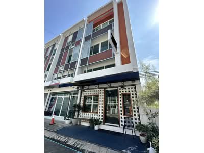 ขาย - ขายตึกใหม่ 3.5 ชั้น (หลังมุม) โครงการ Vizio Romklao-Suvanabhumi (วิซิโอ ร่มเกล้า-สุวรรณภูมิ), กรุงเทพ