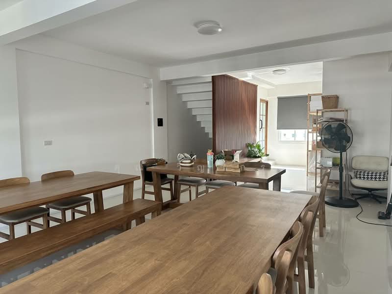 ขายตึกใหม่ 3.5 ชั้น (หลังมุม) โครงการ Vizio Romklao-Suvanabhumi (วิซิโอ ร่มเกล้า-สุวรรณภูมิ), Bangkok, Khlong Sam Prawet, Lat Krabang, Bangkok, , 205 sqm, Shophouse For Sale, by คุณ วิญากร, 500210470 - DDproperty.com