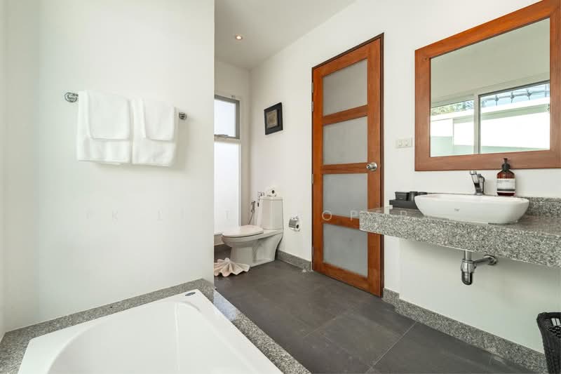 2R1053 Pool villa for rent 4 bedroom 4 bathroom 125,000/month at cherngtalay have fully furnished, Phuket, Choeng Thale, Thalang, Phuket, 4 Bedrooms, 300 sqm, Villa For Rent, by PK LIFE Property, 500210501 - DDproperty.com