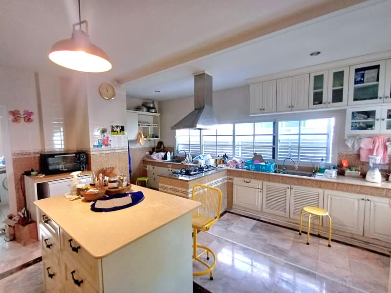 ขาย - Mantana Onnut-Wongwaen : มัณฑนา อ่อนนุช-วงแหวน, กรุงเทพ