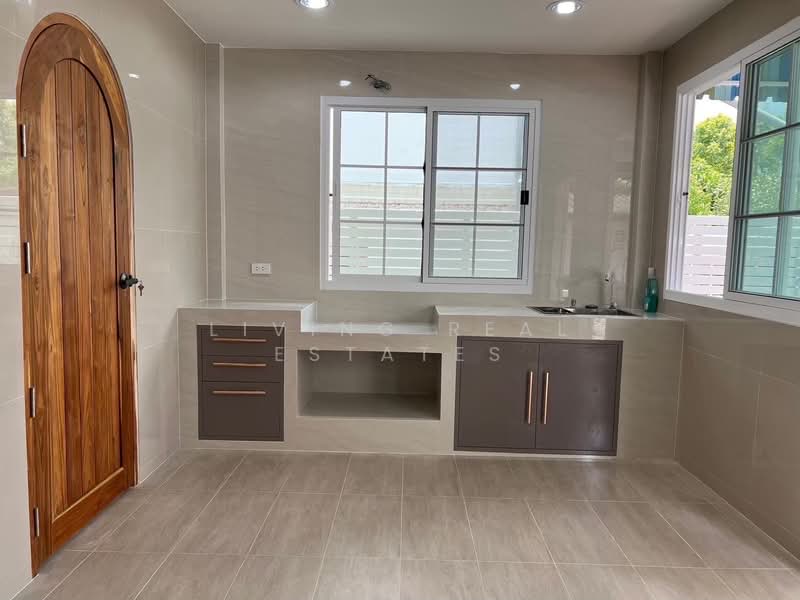 บ้าน แถวจรัญ 13- ราชพฤกษ์, Bangkok, Bang Waek, Phasi Charoen, Bangkok, 1 Bedroom, 65 sqm, Single Detached House For Rent, by Living Real Estates, 500210523 - DDproperty.com