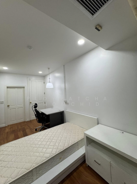 Baan Thanon Sarasin condominium, Bangkok, Sarasin, Lumphini, Pathum Wan, Bangkok, 2 Bedrooms, 96 sqm, Condo For Rent, by Ploypatcha Chomchid, 500210534 - DDproperty.com