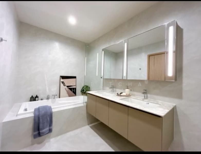 PYNN Soonvijai, Bangkok, 111 Phetchaburi Road, Bang Kapi, Huai Khwang, Bangkok, 3 Bedrooms, 137 sqm, Condo For Rent, by Ploypatcha Chomchid, 500210568 - DDproperty.com