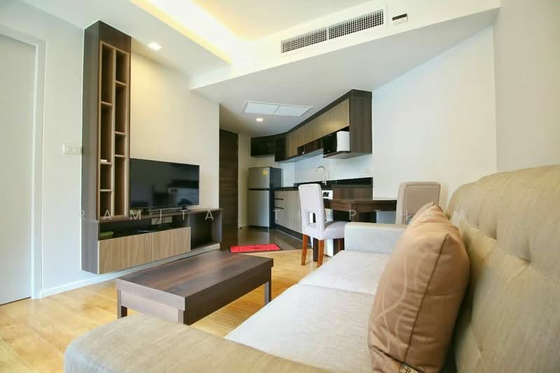 Focus Ploenchit, Bangkok, Soi Sukhumvit 2, Khlong Toei, Khlong Toei, Bangkok, 1 Bedroom, 35 sqm, Condo For Sale, by Ramita Theptham, 500210612 - DDproperty.com