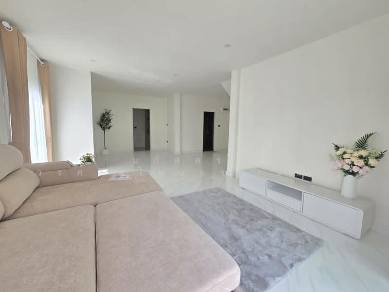 Baan Fah Piyarom - Lumlukka Klong 6, Pathum Thani, Lam Luk Ka Road, Khlong 6 (Exit), Bung Kham Proi, Lam Luk Ka, Pathum Thani, 3 Bedrooms, 130 sqm, Townhouse For Sale, by นภัสศรณ์ วงศ์สินไทยกร (นันท์), 500210688 - DDproperty.com