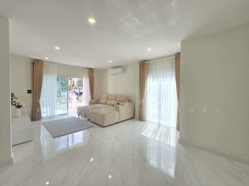 Baan Fah Piyarom - Lumlukka Klong 6, Pathum Thani, Lam Luk Ka Road, Khlong 6 (Exit), Bung Kham Proi, Lam Luk Ka, Pathum Thani, 3 Bedrooms, 130 sqm, Townhouse For Sale, by นภัสศรณ์ วงศ์สินไทยกร (นันท์), 500210688 - DDproperty.com