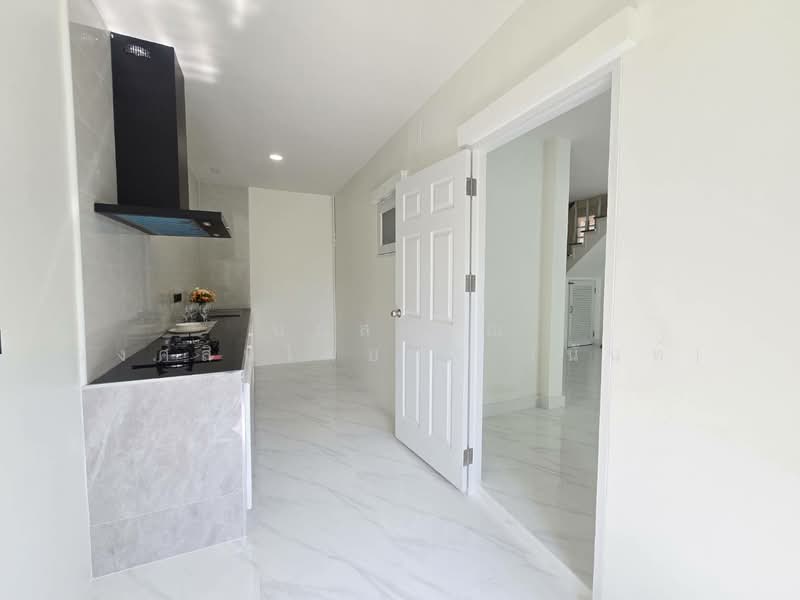 Baan Fah Piyarom - Lumlukka Klong 6, Pathum Thani, Lam Luk Ka Road, Khlong 6 (Exit), Bung Kham Proi, Lam Luk Ka, Pathum Thani, 3 Bedrooms, 130 sqm, Townhouse For Sale, by นภัสศรณ์ วงศ์สินไทยกร (นันท์), 500210688 - DDproperty.com