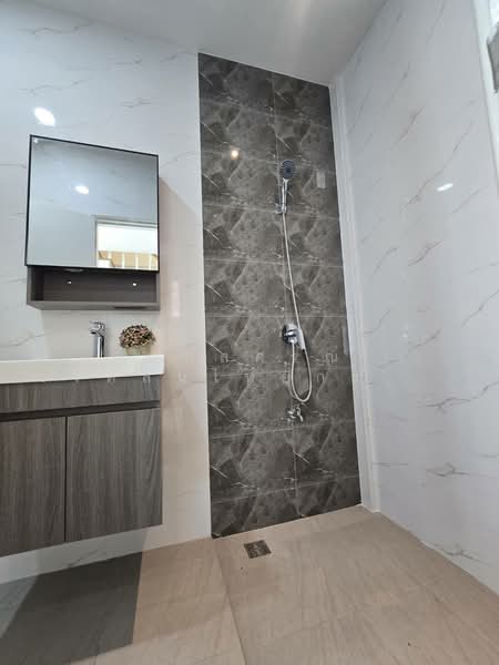 Baan Fah Piyarom - Lumlukka Klong 6, Pathum Thani, Lam Luk Ka Road, Khlong 6 (Exit), Bung Kham Proi, Lam Luk Ka, Pathum Thani, 3 Bedrooms, 130 sqm, Townhouse For Sale, by นภัสศรณ์ วงศ์สินไทยกร (นันท์), 500210688 - DDproperty.com