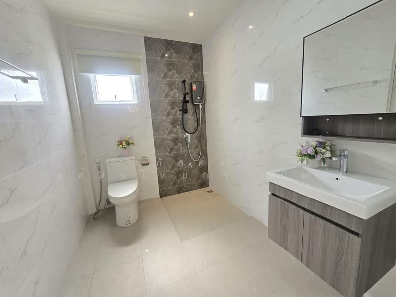 Baan Fah Piyarom - Lumlukka Klong 6, Pathum Thani, Lam Luk Ka Road, Khlong 6 (Exit), Bung Kham Proi, Lam Luk Ka, Pathum Thani, 3 Bedrooms, 130 sqm, Townhouse For Sale, by นภัสศรณ์ วงศ์สินไทยกร (นันท์), 500210688 - DDproperty.com