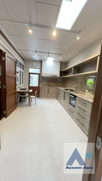 For Rent - 2 Bedrooms House for Rent in Sathorn, Bangkok near BTS Surasak, Bangkok