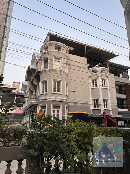 ให้เช่า - Home Office 4 Bedrooms Townhouse for Rent in Ploenchit, Bangkok near BTS Chitlom, กรุงเทพ