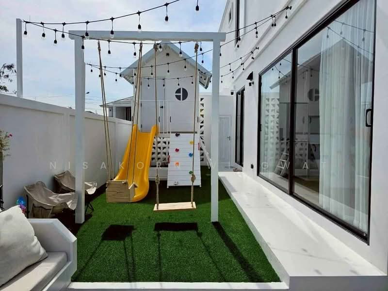 Nakarin Garden Village, Bangkok, Soi Romklao 19/1, Khlong Sam Prawet, Lat Krabang, Bangkok, 4 Bedrooms, 368 sqm, Single Detached House For Rent, by Nisakorn Wingwat, 500210746 - DDproperty.com