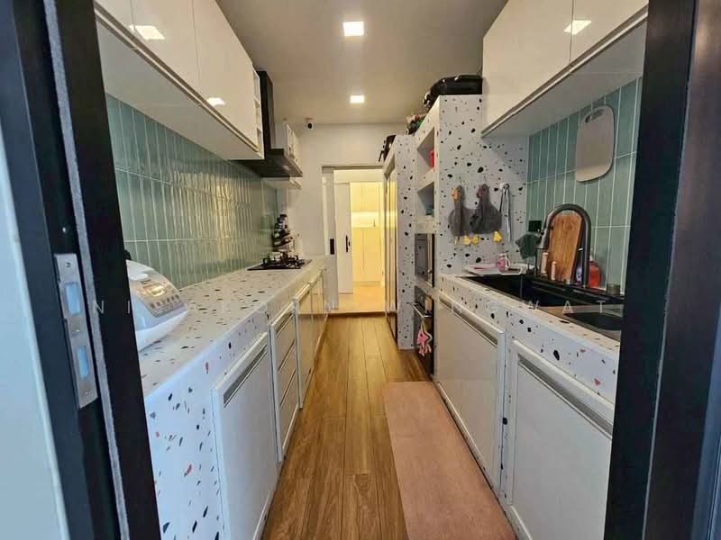 Nakarin Garden Village, Bangkok, Soi Romklao 19/1, Khlong Sam Prawet, Lat Krabang, Bangkok, 4 Bedrooms, 368 sqm, Single Detached House For Rent, by Nisakorn Wingwat, 500210746 - DDproperty.com