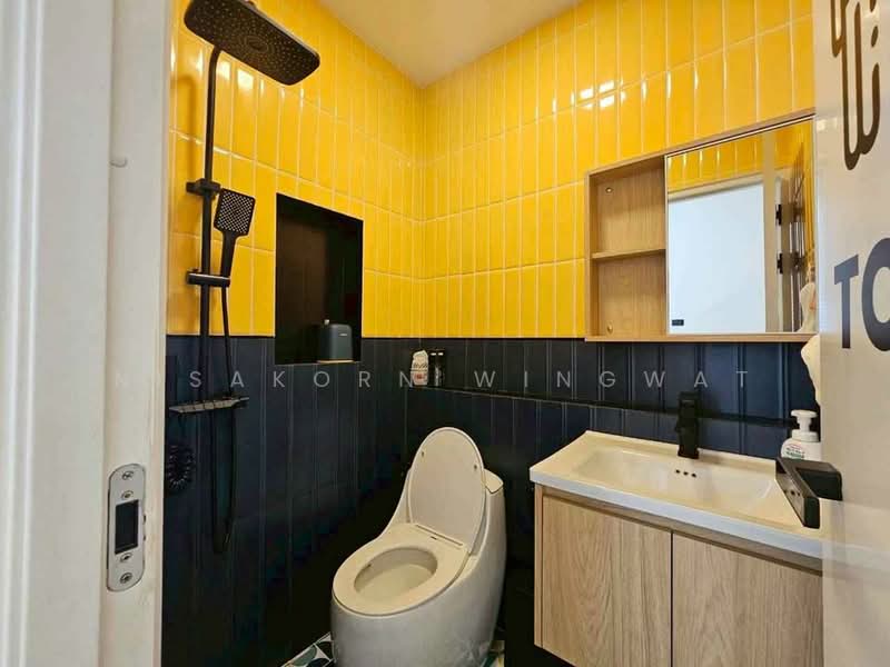 Nakarin Garden Village, Bangkok, Soi Romklao 19/1, Khlong Sam Prawet, Lat Krabang, Bangkok, 4 Bedrooms, 368 sqm, Single Detached House For Rent, by Nisakorn Wingwat, 500210746 - DDproperty.com