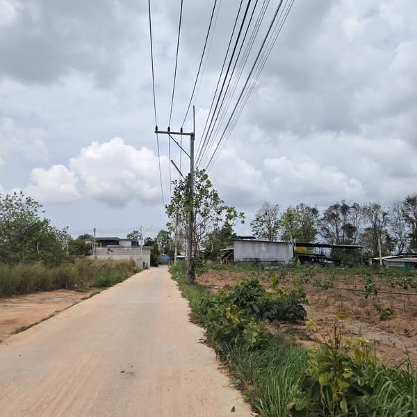 ใกล้อ่างเก็บน้ำมาบประชัน - โป่ง ตำบลโป่ง อำเภอบางละมุง จังหวัดชลบุรี, ชลบุรี, ถนนซอยมาบประชัน - นาเหมือง, โป่ง, บางละมุง, ชลบุรี, 1,600 ตร.ม., ที่ดิน ขาย, โดย ณิชาภา (คุณดาว) เพียจันทร์, 500210862 - DDproperty.com