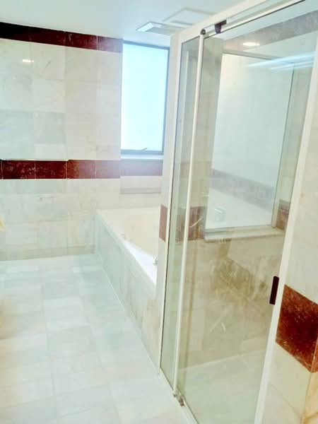 President Park Sukhumvit 24, Bangkok, 99 Sukhumvit 24 Alley, Khlongtoei Nua, Watthana, Bangkok, 3 Bedrooms, 261 sqm, Condo For Rent, by ณัฐพงศ์ สุนทรอรุณ, 500211071 - DDproperty.com