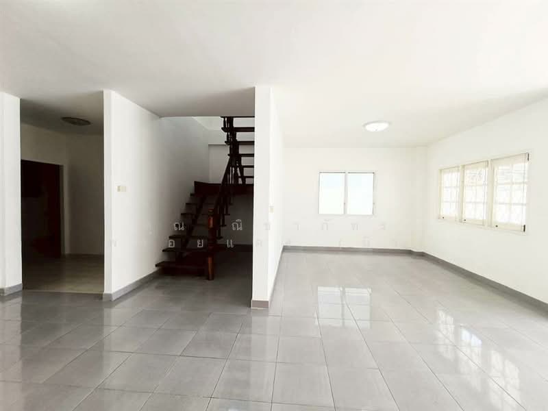 ขาย - Loet Ubon Village Phahonyothin 52 : หมู่บ้านเลิศอุบล พหลโยธิน 52, กรุงเทพ