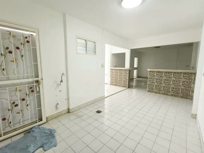 ขาย - Loet Ubon Village Phahonyothin 52 : หมู่บ้านเลิศอุบล พหลโยธิน 52, กรุงเทพ