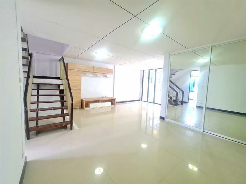 ป.ธนานิเวศน์ เสนานิคม1 ซอย28 แยก1, กรุงเทพ, ถนนเสนานิคม1, จันทรเกษม, จตุจักร, กรุงเทพ, 240 ตร.ม., ทาวน์เฮ้าส์ ขาย, โดย คุณ ณัจภสิญาค์ ศุภควัษฐ์กาญกุล (ณิชชา), 500211087 - DDproperty.com