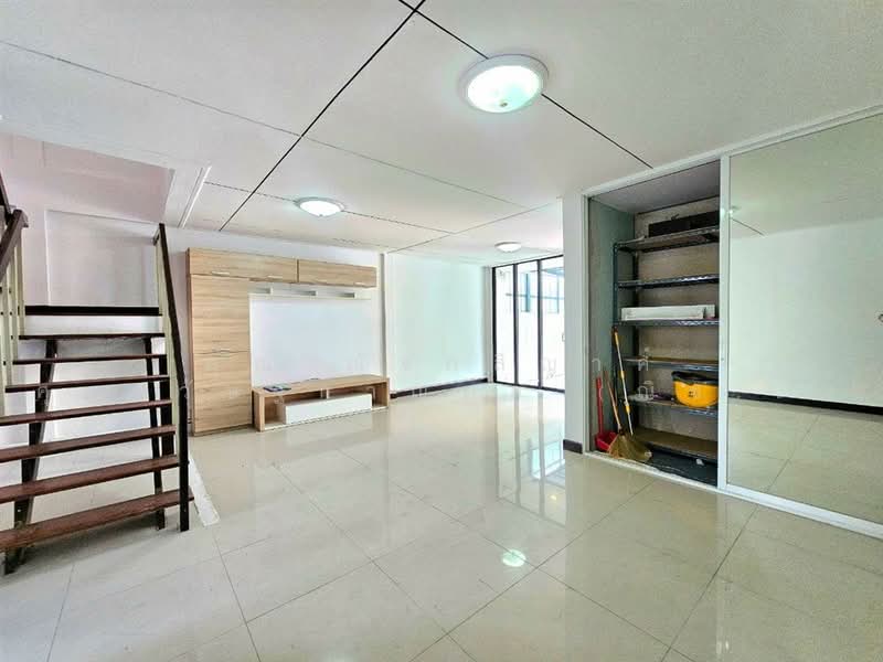 ป.ธนานิเวศน์ เสนานิคม1 ซอย28 แยก1, Bangkok, ถนนเสนานิคม1, Chan Kasem, Chatuchak, Bangkok, 3 Bedrooms, 240 sqm, Townhouse For Sale, by คุณ ณัจภสิญาค์ ศุภควัษฐ์กาญกุล (ณิชชา), 500211087 - DDproperty.com