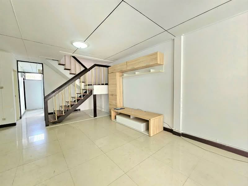 ป.ธนานิเวศน์ เสนานิคม1 ซอย28 แยก1, Bangkok, ถนนเสนานิคม1, Chan Kasem, Chatuchak, Bangkok, 3 Bedrooms, 240 sqm, Townhouse For Sale, by คุณ ณัจภสิญาค์ ศุภควัษฐ์กาญกุล (ณิชชา), 500211087 - DDproperty.com