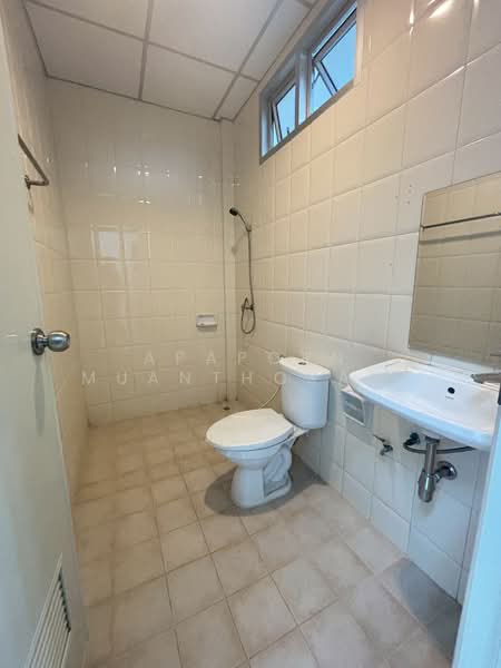 🏢✨ ตึกพาณิชย์ 3 ชั้น หลังมุม ติดถนนใหญ่ สามพราน พื้นที่กว้าง จอดรถได้หลายคัน เพียง 2.99 ล้าน!, นครปฐม, คลองใหม่, สามพราน, นครปฐม, 107 ตร.ม., ทาวน์เฮ้าส์ ขาย, โดย Apaporn Muanthorani, 500211092 - DDproperty.com