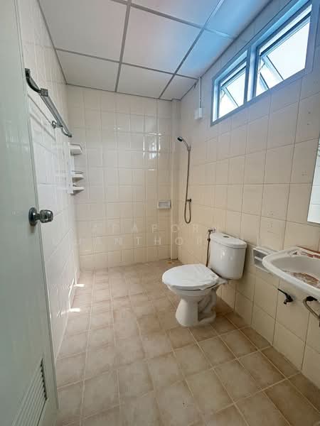 ขายอาคารพาณิชย์ 3 ชั้น ย่านนาคประสิทธิ์ ทำเลดีคนพลุกพล่าน เหมาะทำหน้าร้าน ออฟฟิศ คลินิก หรือโรงเรียน, Nakhon Pathom, Khlong Mai, Sam Phran, Nakhon Pathom, 2 Bedrooms, 107 sqm, Townhouse For Sale, by Apaporn Muanthorani, 500211092 - DDproperty.com