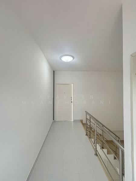 🏢✨ ตึกพาณิชย์ 3 ชั้น หลังมุม ติดถนนใหญ่ สามพราน พื้นที่กว้าง จอดรถได้หลายคัน เพียง 2.99 ล้าน!, Nakhon Pathom, Khlong Mai, Sam Phran, Nakhon Pathom, 2 Bedrooms, 107 sqm, Townhouse For Sale, by Apaporn Muanthorani, 500211092 - DDproperty.com