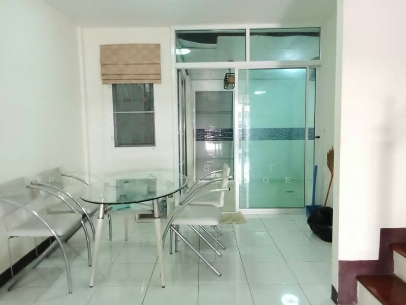 รุ่งกิจวิลล่า 11, Bangkok, Khlong Sam Prawet, Lat Krabang, Bangkok, 3 Bedrooms, 100 sqm, Townhouse For Sale, by The Best Property Agent นิด, 500211095 - DDproperty.com