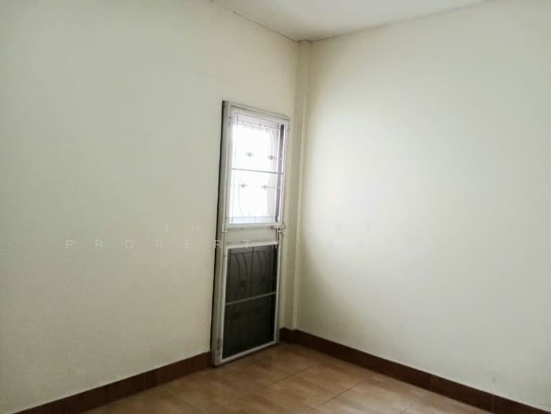 รุ่งกิจวิลล่า 11, Bangkok, Khlong Sam Prawet, Lat Krabang, Bangkok, 3 Bedrooms, 100 sqm, Townhouse For Sale, by The Best Property Agent นิด, 500211095 - DDproperty.com