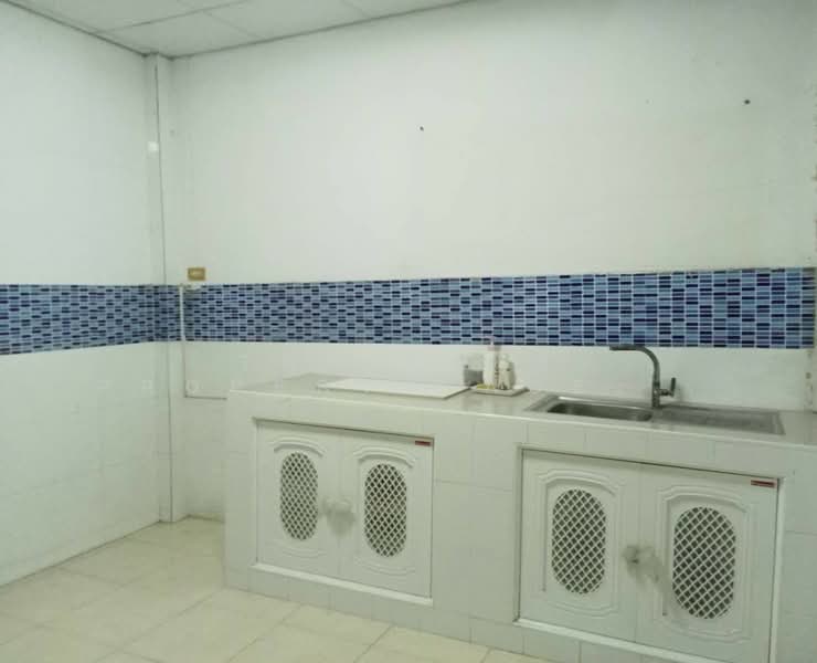 รุ่งกิจวิลล่า 11, Bangkok, Khlong Sam Prawet, Lat Krabang, Bangkok, 3 Bedrooms, 100 sqm, Townhouse For Sale, by The Best Property Agent นิด, 500211095 - DDproperty.com