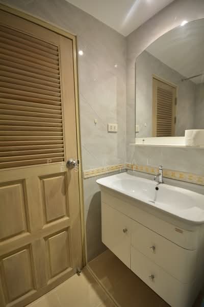 Jomtien Beach Condo, Chon Buri (Pattaya), Nong Pru, Bang Lamung (Pattaya), Chon Buri (Pattaya), 1 Bedroom, 50 sqm, Condo For Sale, by PLC real estate, 500211118 - DDproperty.com