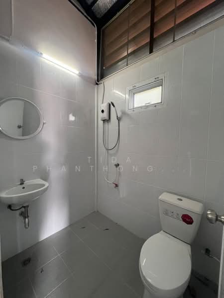 ให้เช่า โกดัง สุขุมวิท 77 ที่จอดรถเยอะ ใหม่ ใกล้ทางด่วน ใกล้รถไฟฟ้า, กรุงเทพ, ประเวศ, ประเวศ, กรุงเทพ, 600 ตร.ม., โกดัง-โรงงาน ให้เช่า, โดย Tida phanthonglarptawee, 500211119 - DDproperty.com