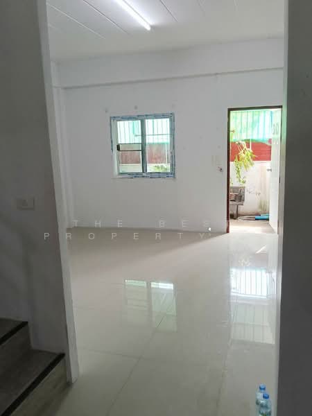 หมู่บ้านทานตะวัน ถนนสามโคก-เสนา, Phra Nakhon Si Ayutthaya, Bang Nom Kho, Sena, Phra Nakhon Si Ayutthaya, 2 Bedrooms, 100 sqm, Townhouse For Sale, by The Best Property Agent พี, 500211122 - DDproperty.com