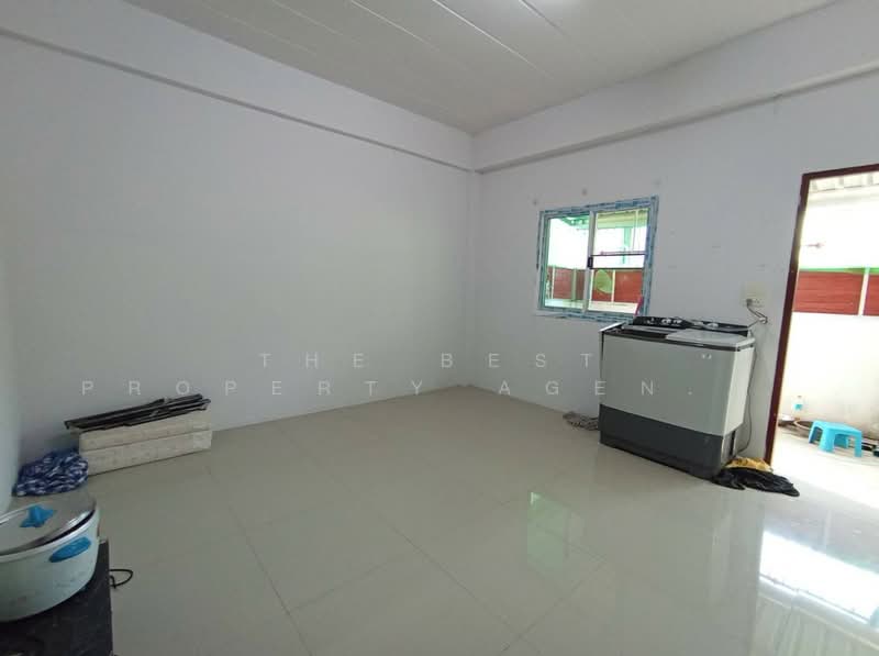 หมู่บ้านทานตะวัน ถนนสามโคก-เสนา, Phra Nakhon Si Ayutthaya, Bang Nom Kho, Sena, Phra Nakhon Si Ayutthaya, 2 Bedrooms, 100 sqm, Townhouse For Sale, by The Best Property Agent พี, 500211122 - DDproperty.com