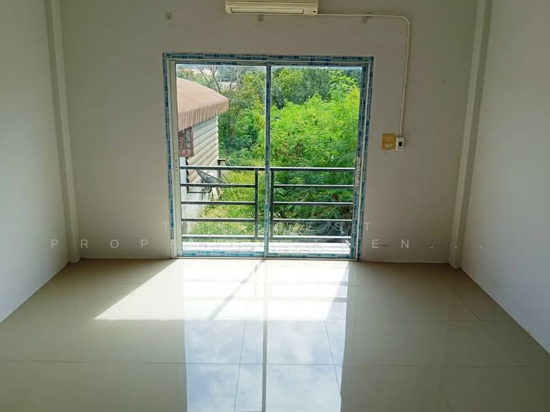 หมู่บ้านทานตะวัน ถนนสามโคก-เสนา, Phra Nakhon Si Ayutthaya, Bang Nom Kho, Sena, Phra Nakhon Si Ayutthaya, 2 Bedrooms, 100 sqm, Townhouse For Sale, by The Best Property Agent พี, 500211122 - DDproperty.com