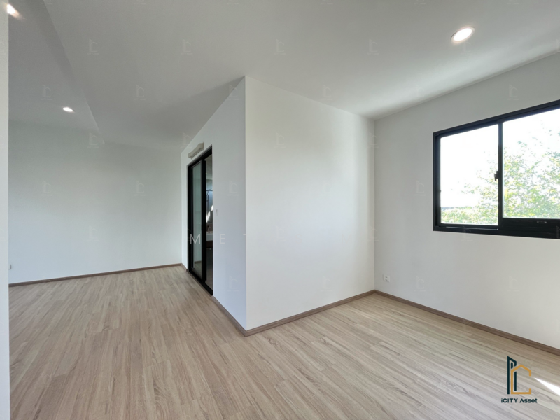 For Sale - Nirvana DEFINE Krungthep Kreetha, Bangkok