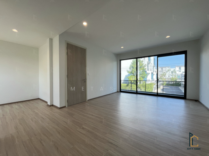 For Sale - Nirvana DEFINE Krungthep Kreetha, Bangkok