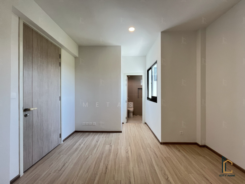 For Sale - Nirvana DEFINE Krungthep Kreetha, Bangkok