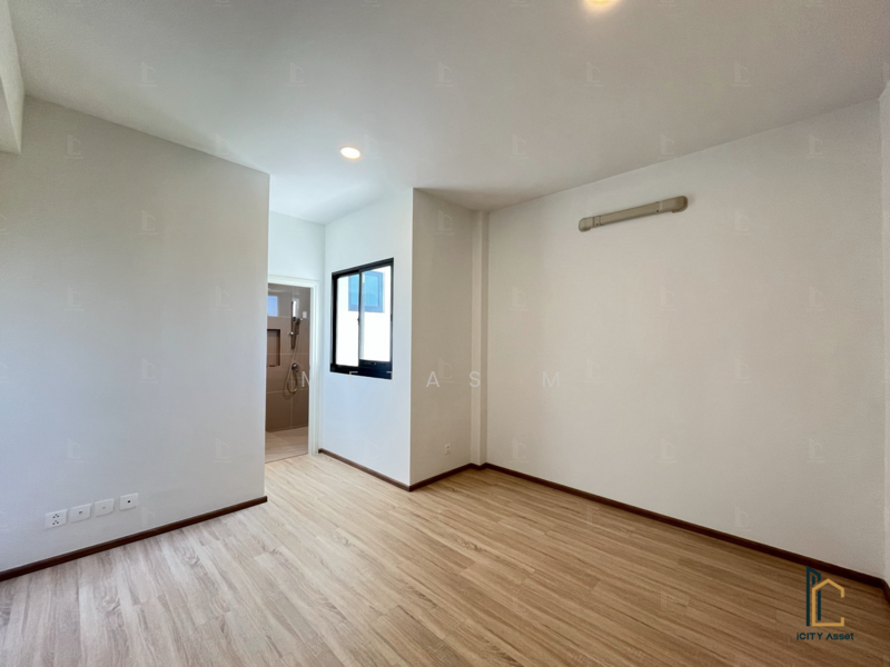 For Sale - Nirvana DEFINE Krungthep Kreetha, Bangkok