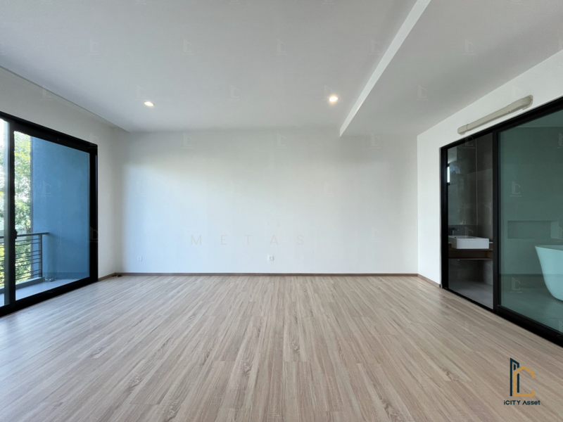 For Sale - Nirvana DEFINE Krungthep Kreetha, Bangkok