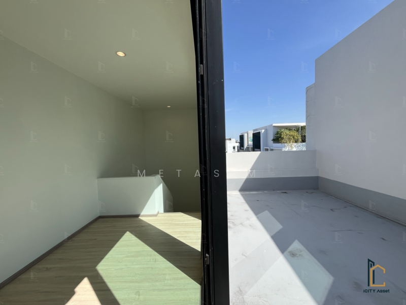 For Sale - Nirvana DEFINE Krungthep Kreetha, Bangkok