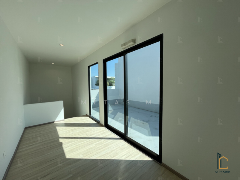 For Sale - Nirvana DEFINE Krungthep Kreetha, Bangkok