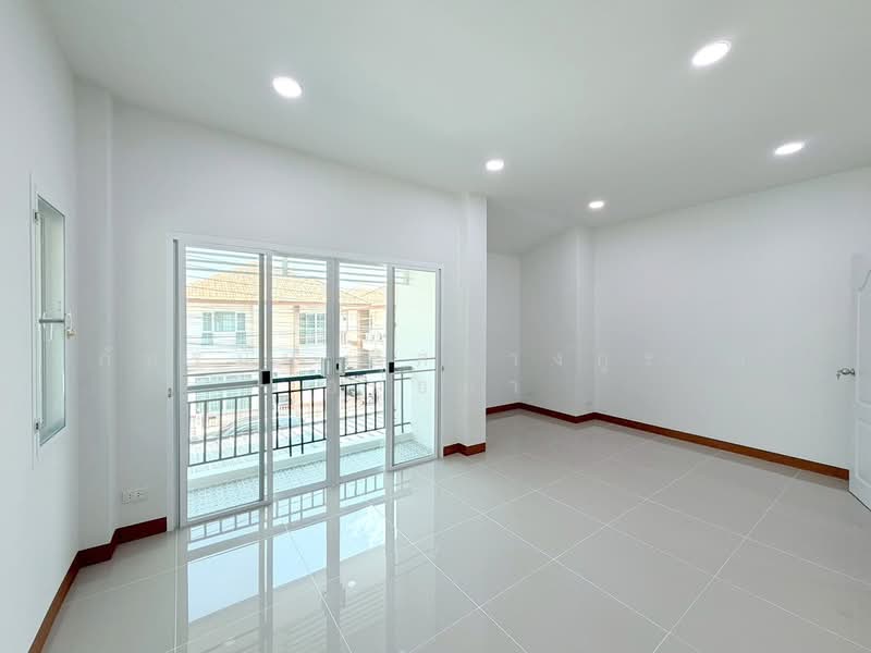 Phanason Villa Lumlukka-Klong 4 : พนาสนธิ์ วิลล่า ลำลูกกา-คลองสี่, ปทุมธานี, ชอย หมู่บ้านพนาสนธ์, ลาดสวาย, ลำลูกกา, ปทุมธานี, 169 ตร.ม., บ้านแฝด ขาย, โดย ภัทรนัน อิศรางกูร ณ อยุธยา, 500211139 - DDproperty.com